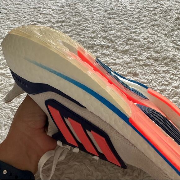 adidas Ultraboost 22 low-top sneakers Men's 11 - Picture 8 of 10